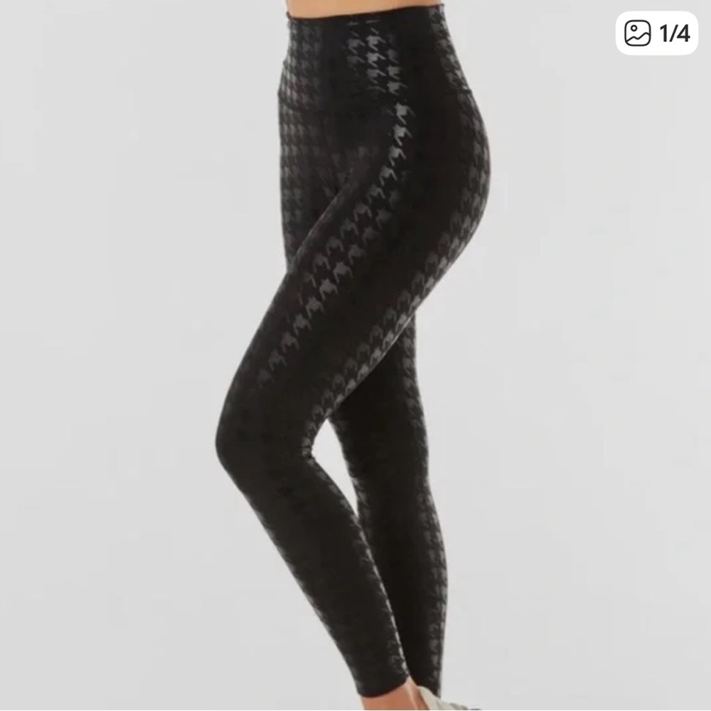 Peleton Houndtooth Black Leggings Size Medium